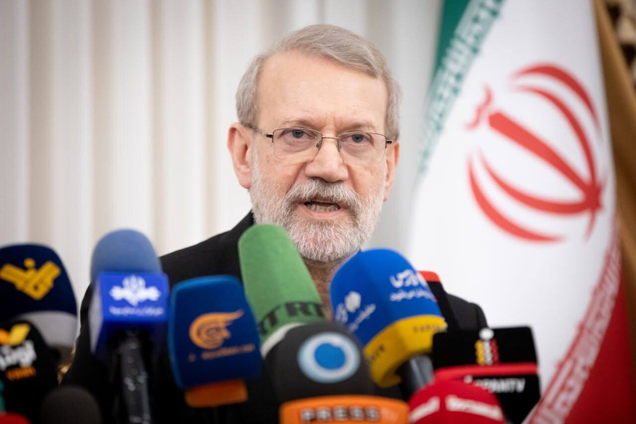 Laricani: İran və İraq iqtisadi əlaqələrin genişlənməsinə və düşmən ölkələrin sui-istifadəsinin qarşısının alınmasına diqqət yetirir